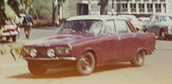 side view of saloon car